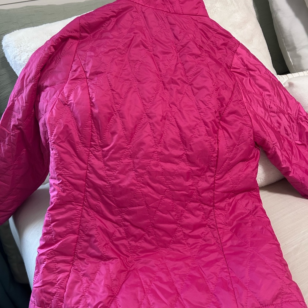 Patagonia Kids size 10 Bright Pink Quilted Puffer Jacket - Picture 3 of 5